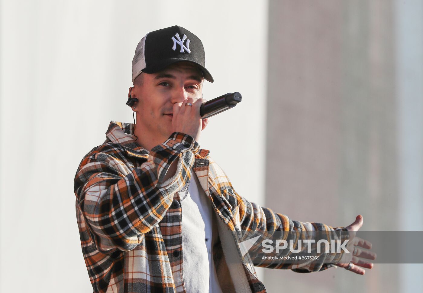 RUSSIA EXPO. Concert, Peace Labor May Reset