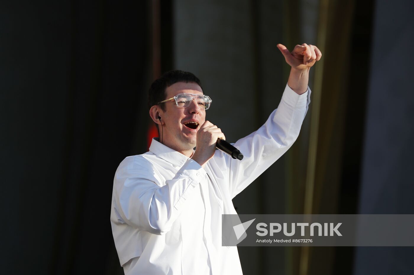 RUSSIA EXPO. Concert, Peace Labor May Reset