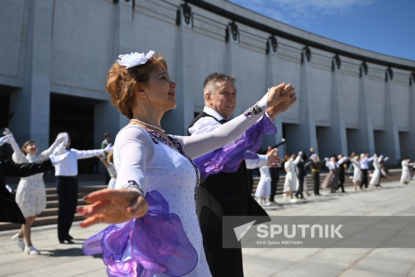 Russia Victory Waltz Dance Flash Mob