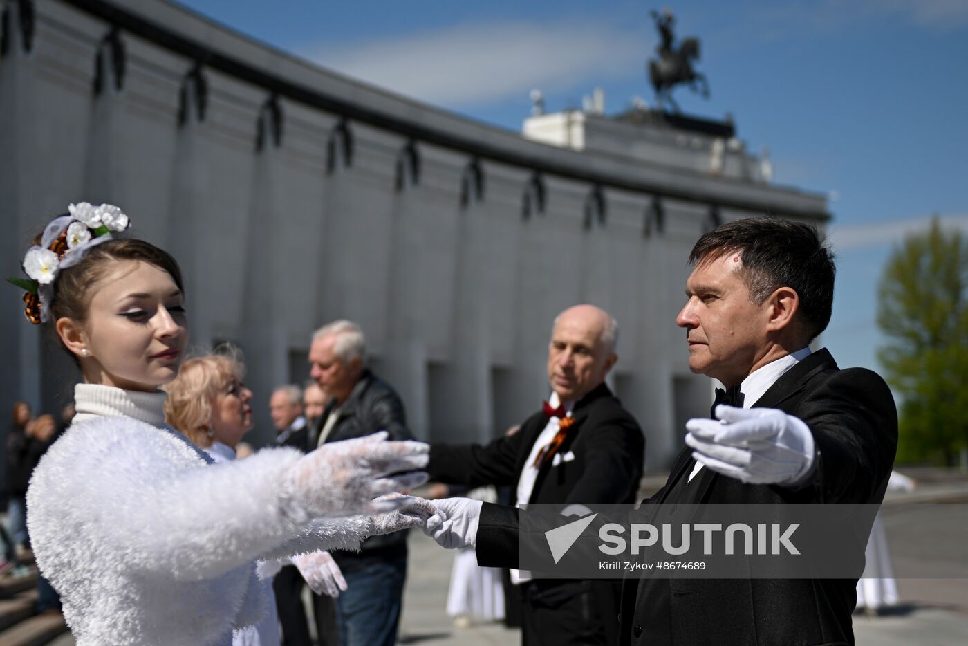 Russia Victory Waltz Dance Flash Mob