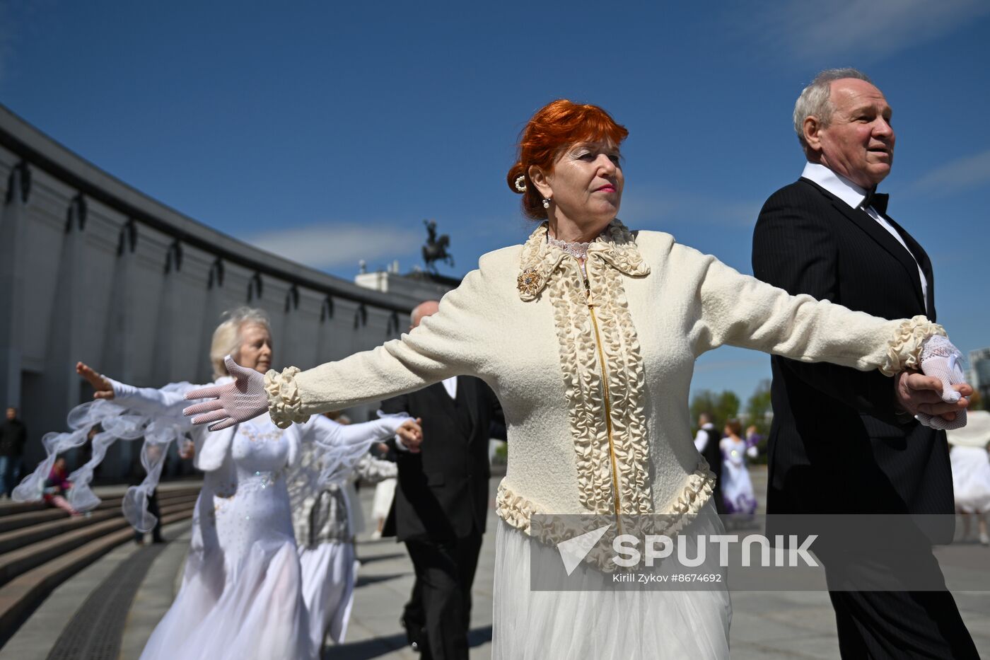 Russia Victory Waltz Dance Flash Mob