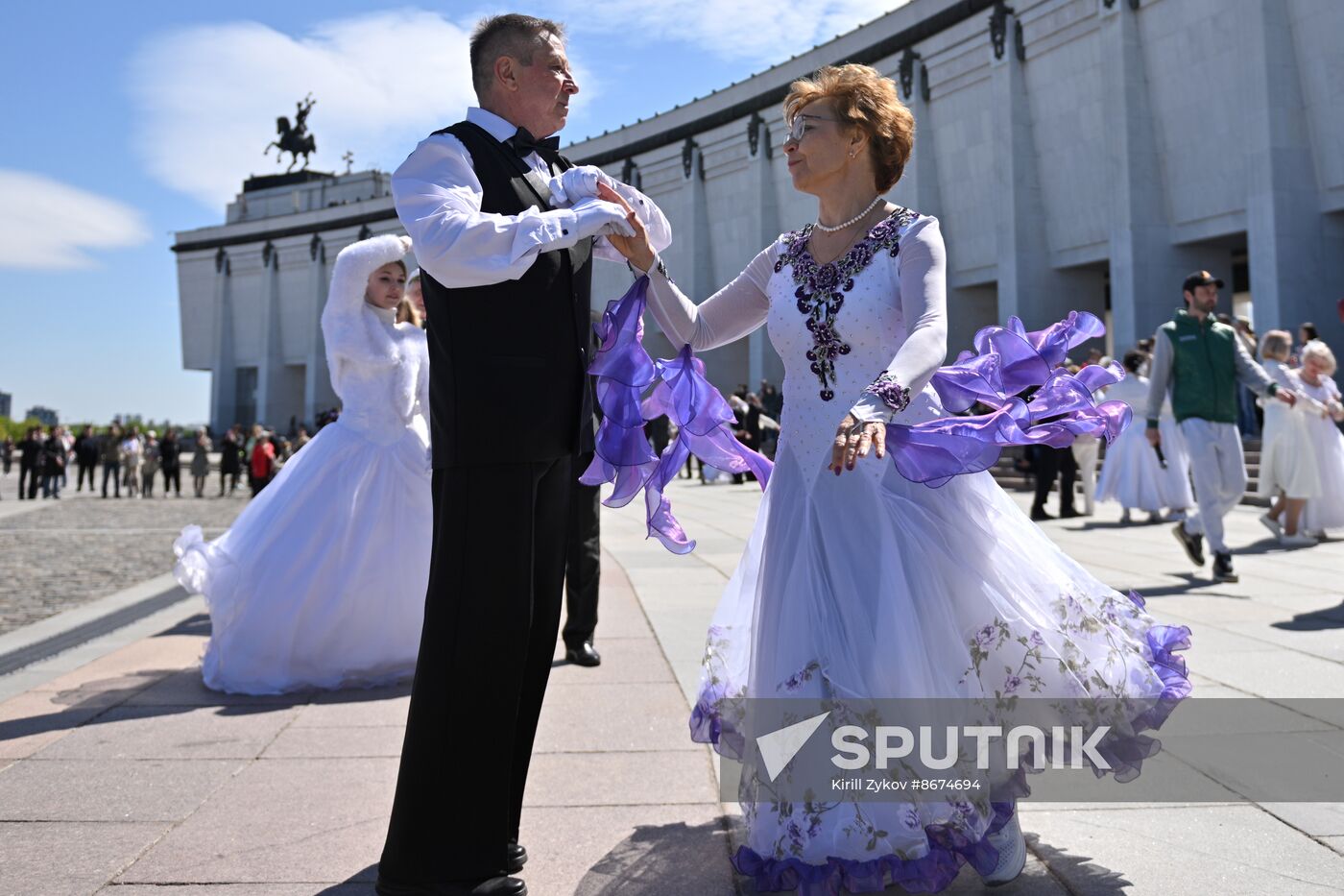 Russia Victory Waltz Dance Flash Mob