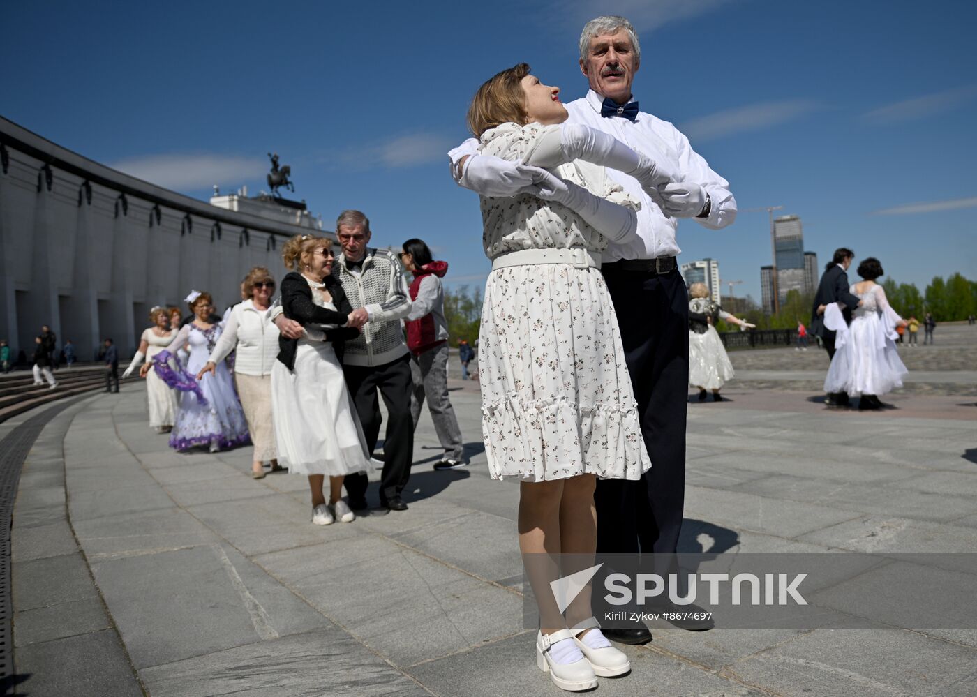 Russia Victory Waltz Dance Flash Mob