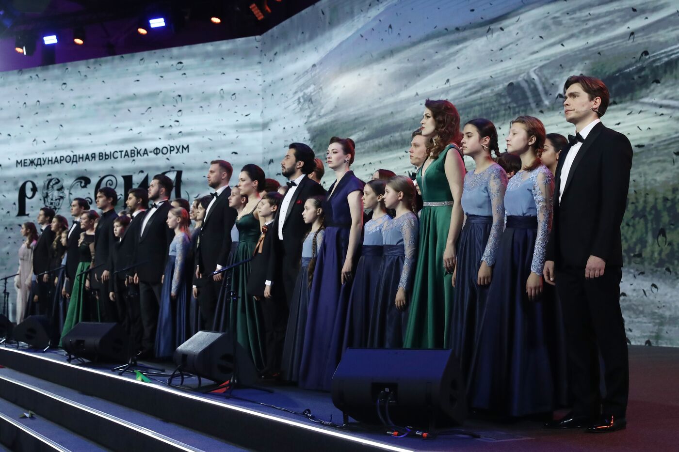 RUSSIA EXPO. Concert for Great Victory Day youth opera program and children's choir of the Bolshoi Theater