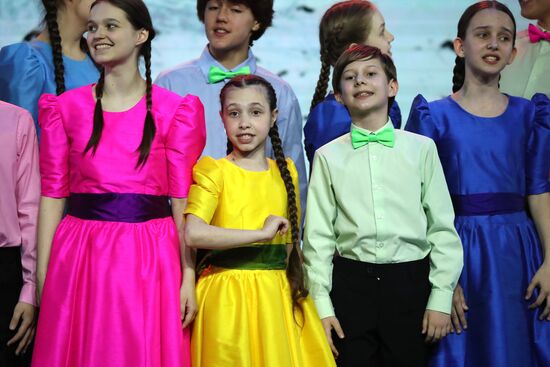 RUSSIA EXPO. Concert for Great Victory Day youth opera program and children's choir of the Bolshoi Theater