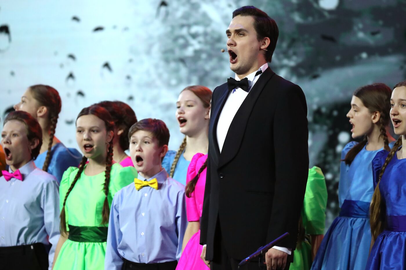 RUSSIA EXPO. Concert for Great Victory Day youth opera program and children's choir of the Bolshoi Theater