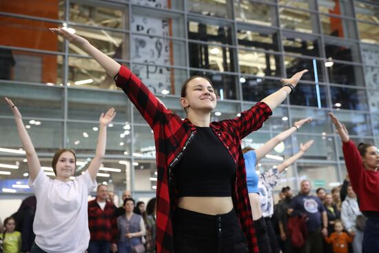 RUSSIA EXPO. Dance flashmob