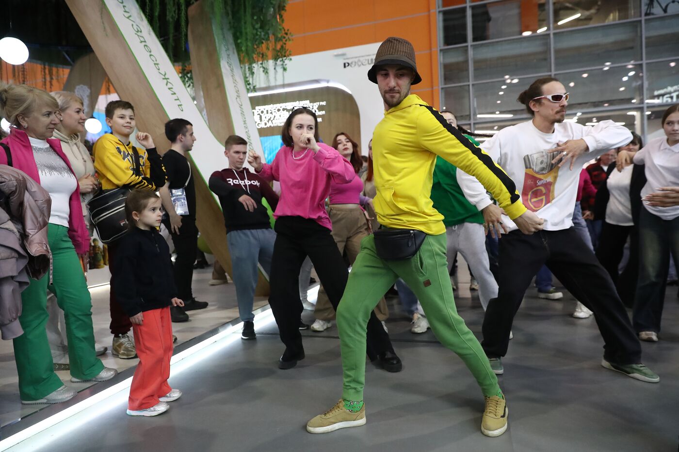 RUSSIA EXPO. Dance flashmob