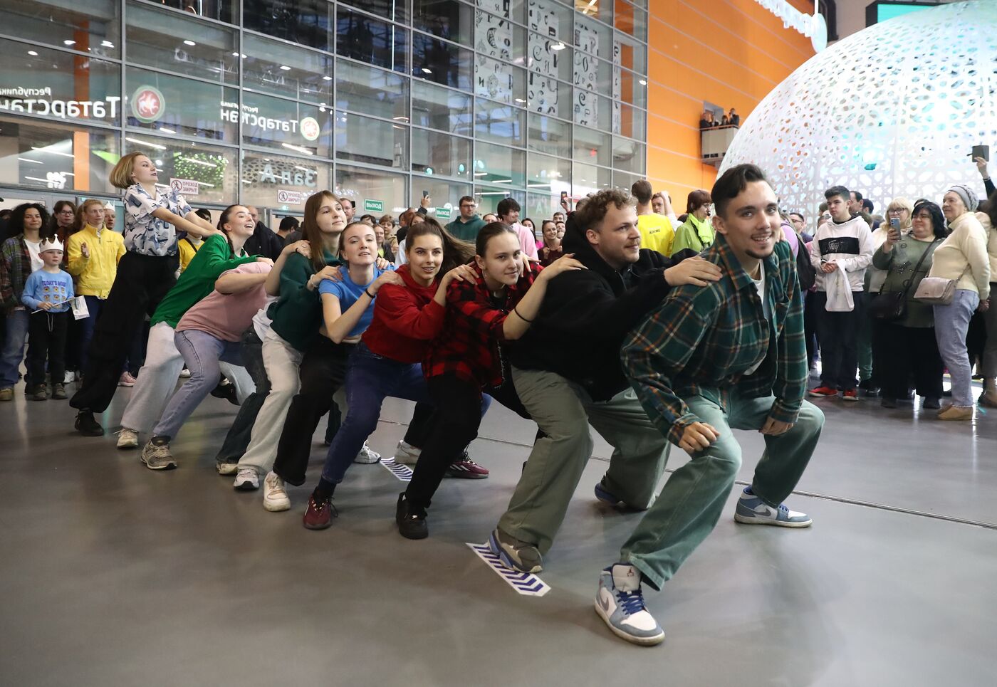 RUSSIA EXPO. Dance flashmob