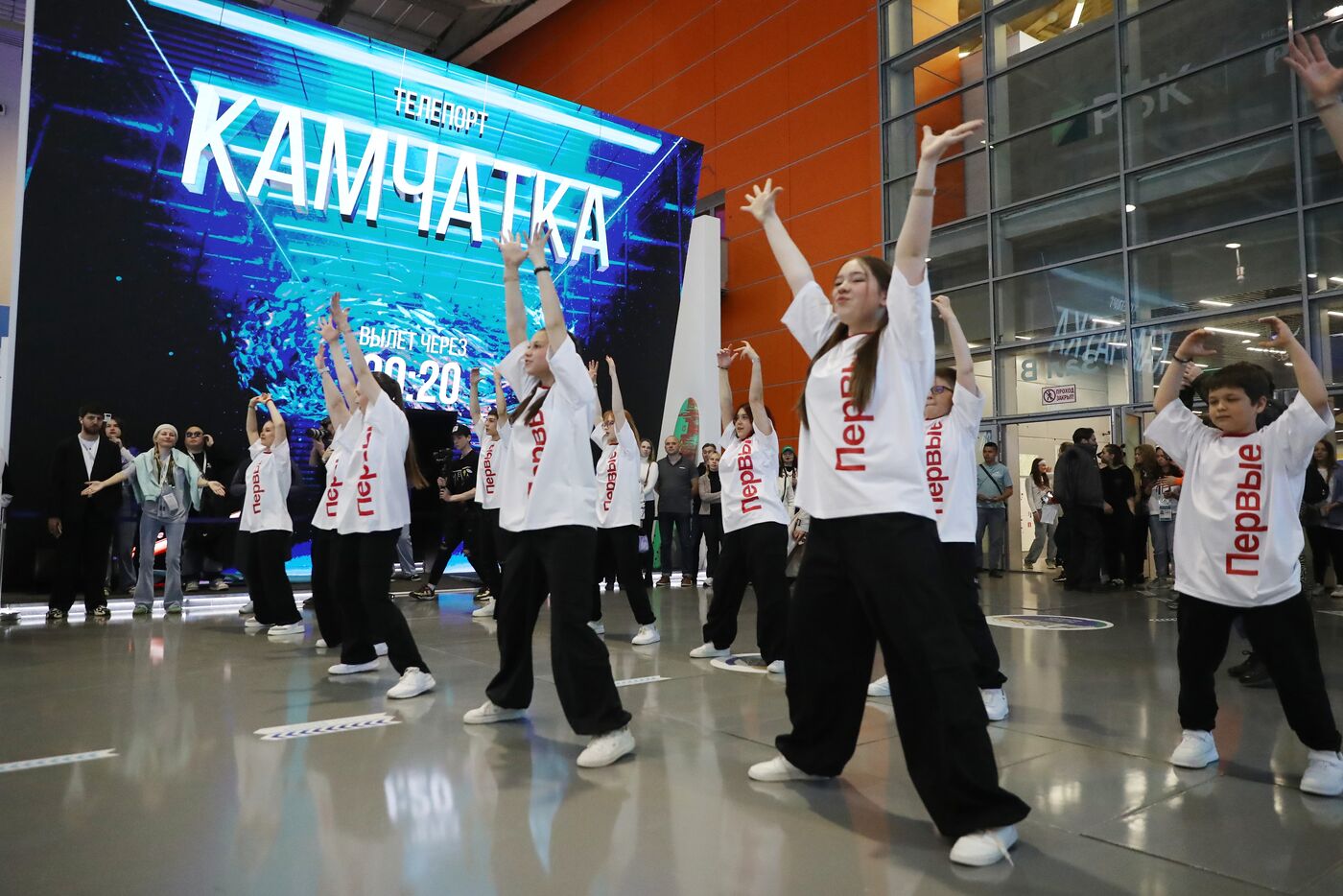 RUSSIA EXPO. Youth of Russia flashmob