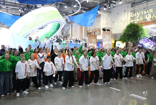 RUSSIA EXPO. Youth of Russia flashmob