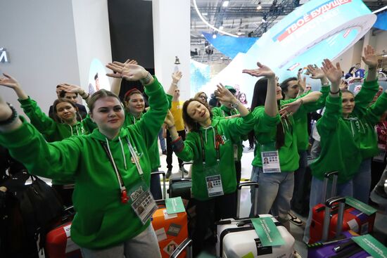 RUSSIA EXPO. Youth of Russia flashmob