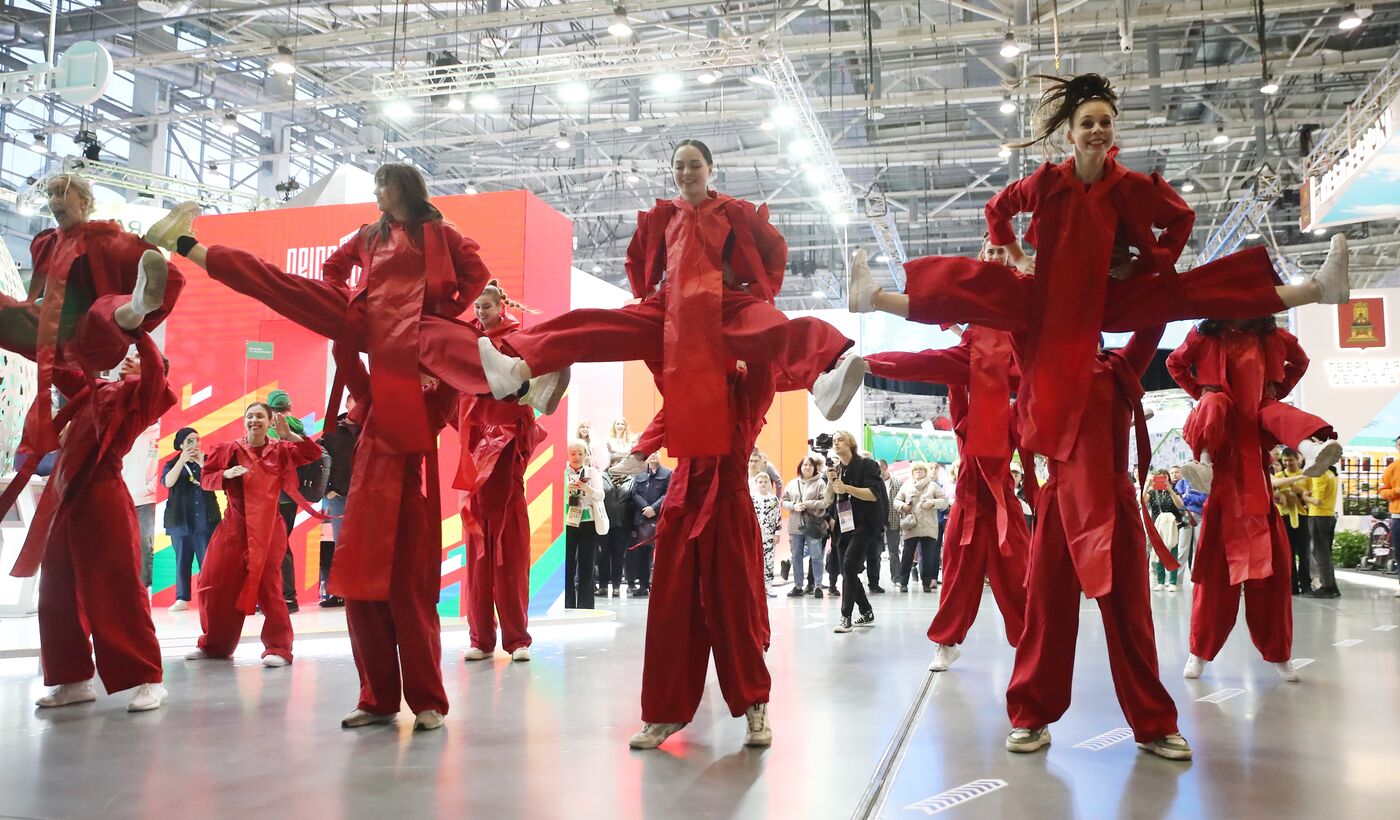 RUSSIA EXPO. Youth of Russia flashmob