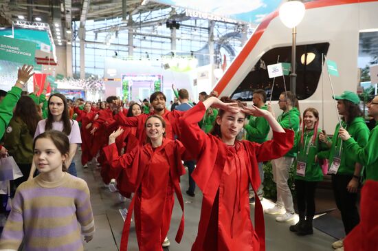 RUSSIA EXPO. Youth of Russia flashmob