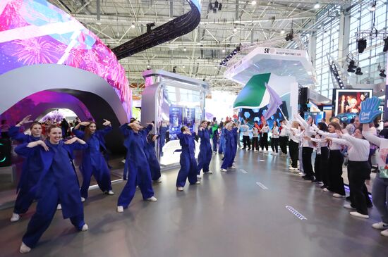 RUSSIA EXPO. Youth of Russia flashmob