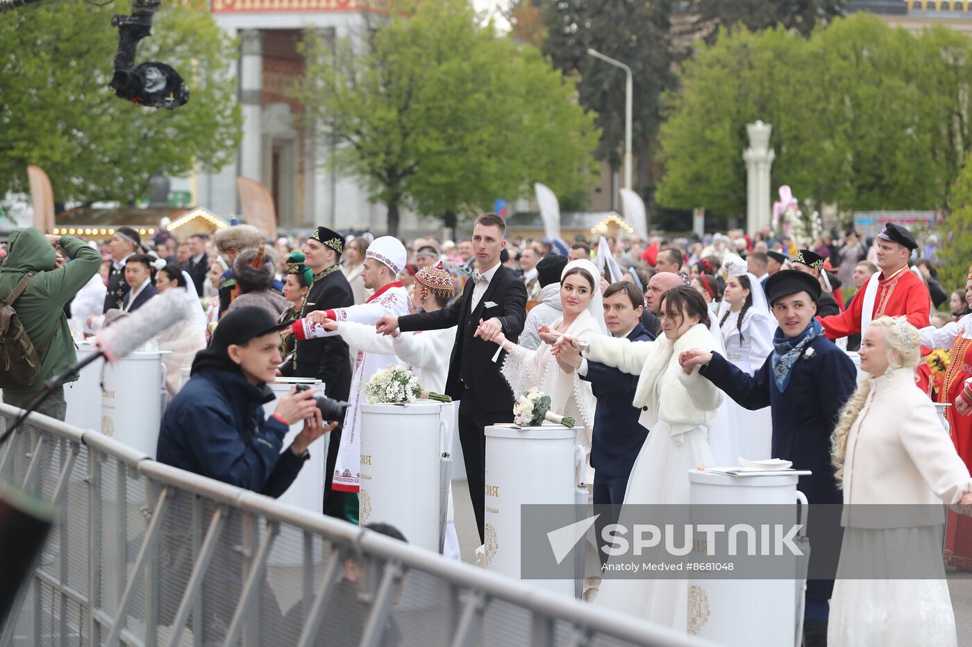 RUSSIA EXPO. Gala concert for newlyweds held as part of Russian Wedding Festival