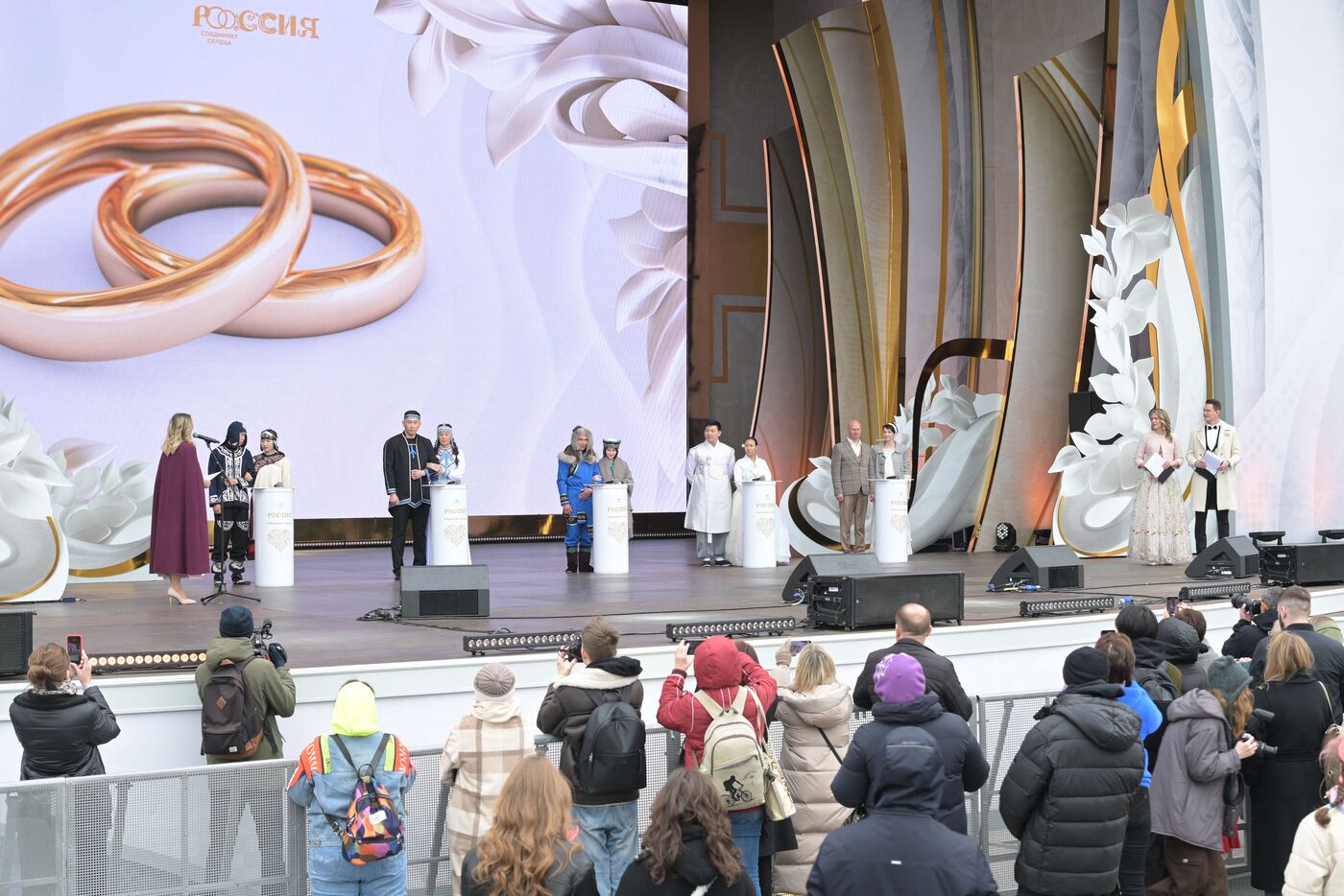 RUSSIA EXPO. Marriage ceremony of couples from Far Eastern Federal District