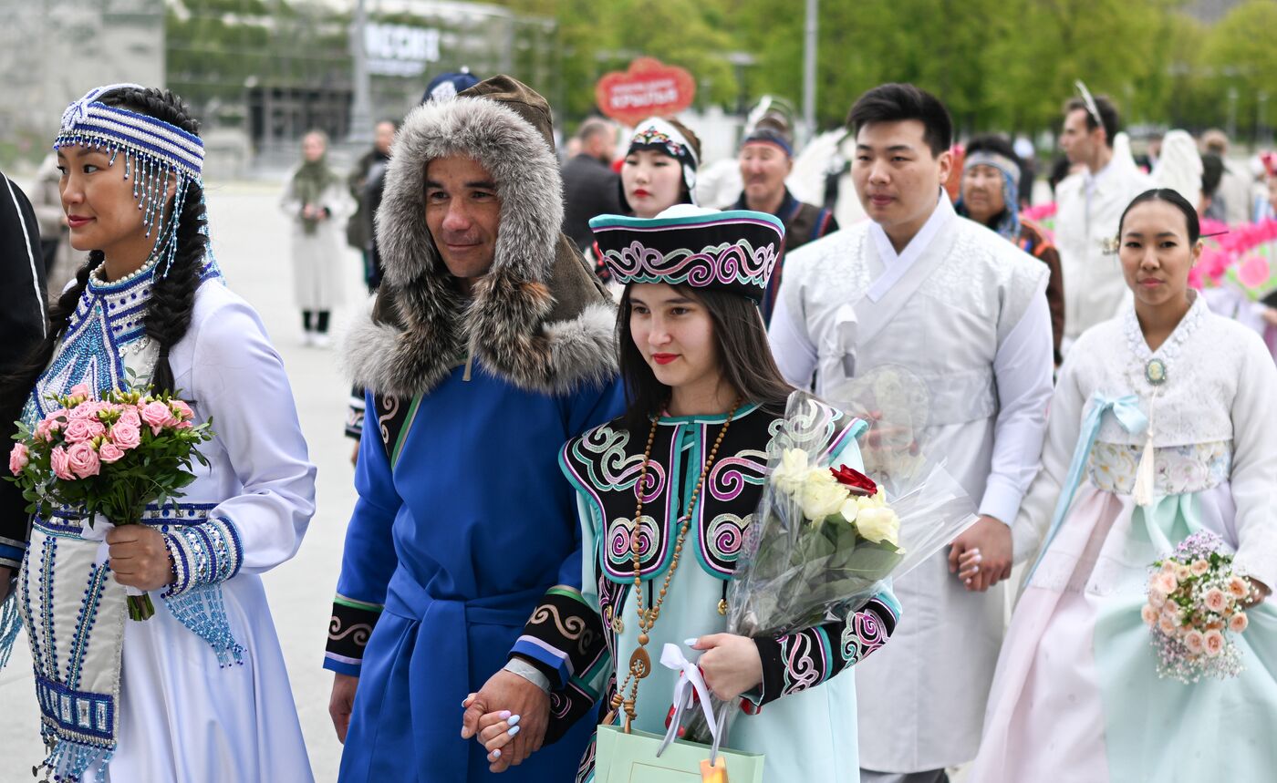 RUSSIA EXPO. Wedding procession of FEFD couples and creative groups with Matchmaking theatrical performance