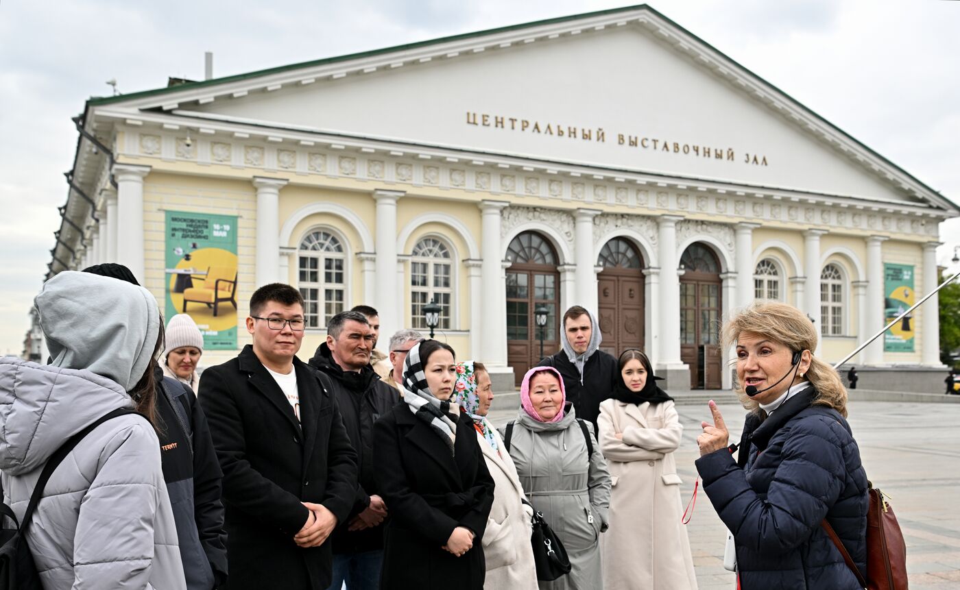 RUSSIA EXPO. Tour for newlyweds who got married at RUSSIA EXPO