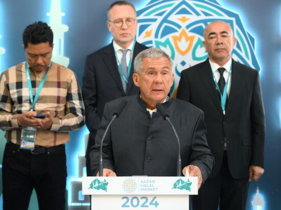 Official opening ceremony of the Halal Trade Fair. Foreground: Head of the Republic of Tatarstan Rustam Minnikhanov. Photos can be used on terms listed in the media-bank's Forum section. Location: Russia, Republic of Tatarstan, Kazan. Author: Vladimir Astapkovich/Sputnik. KAZANFORUM 2024. Opening ceremony of the Halal Trade Fair