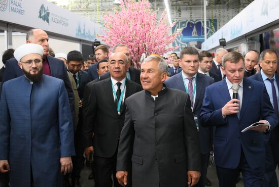 Official opening ceremony of the Halal Trade Fair. From left: Kamil hazrat Samigullin, head of the Spiritual Administration of Muslims of the Republic of Tatarstan, Mufti of Tatarstan; Zoir Mirzayev, Hokim of the Tashkent Region, Uzbekistan; Rustam Minnikhanov, head of the Republic of Tatarstan, chair of the Russia - Islamic World strategic vision group; Marat Zyabbarov, Deputy Prime Minister - Minister of Agriculture of the Republic of Tatarstan. Photos can be used on terms listed in the media-bank's Forum section. Location: Russia, Republic of Tatarstan, Kazan. Author: Vladimir Astapkovich/Sputnik. KAZANFORUM 2024. Opening ceremony of the Halal Trade Fair