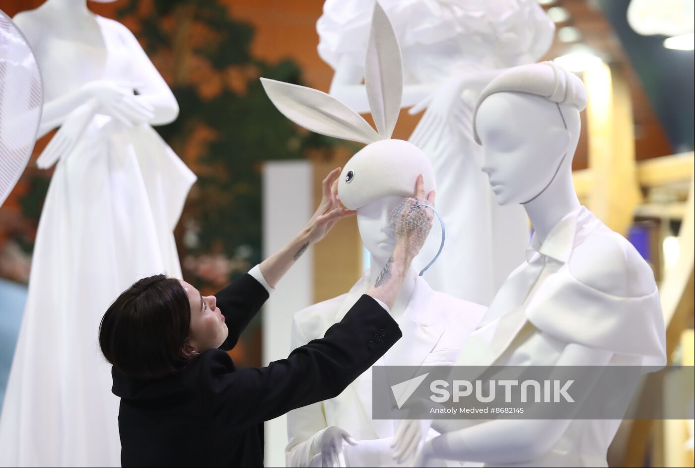 RUSSIA EXPO. Opening of the wedding dresses showcase exhibition  "Fashionable brands of Russia. Evolution of the Russian Style."