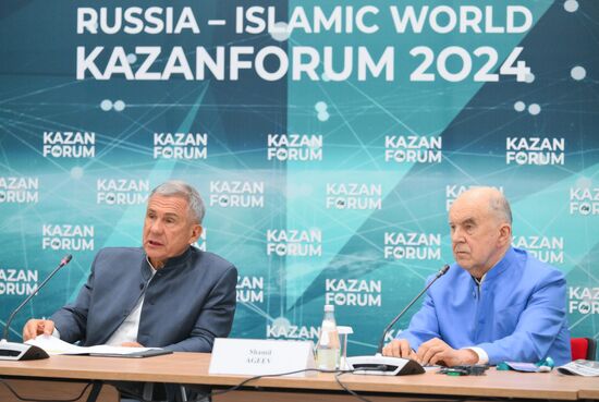 KAZANFORUM 2024. Head of Tatarstan Rustam Minnikhanov meets with President of the Russian Industry and Trade Chamber Sergei Katyrin