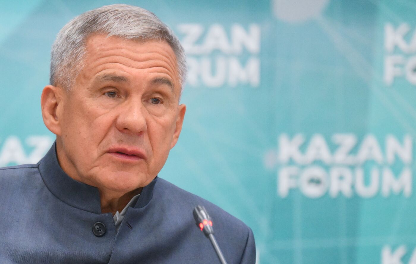 KAZANFORUM 2024. Head of Tatarstan Rustam Minnikhanov meets with President of the Russian Industry and Trade Chamber Sergei Katyrin