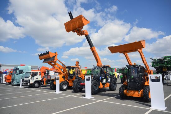 On the sidelines of KAZANFORUM 2024: Russia – Islamic World. Machinery by Amkodor-Bel. To use the image, see the terms of use in the Kazanforum section of this media bank. Location: Russia, Republic of Tatarstan, Kazan. Author: Ilya Pitalev/Sputnik. Russia – Islamic World: KAZANFORUM 2024