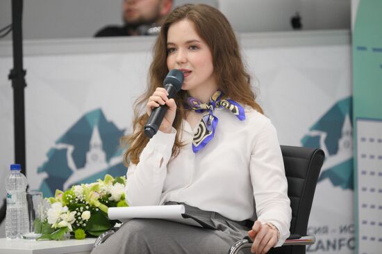 KAZANFORUM 2024. Promoting national and traditional culture via creative entrepreneurship. Kamilla Shaikhutdinova, TV host, session moderator. Photos can be used on terms listed in the media-bank's Forum section. Location: Russia, Republic of Tatarstan, Kazan. Author: Alexandr Kryazhev/Sputnik. KAZANFORUM 2024. Promoting national and traditional culture via creative entrepreneurship