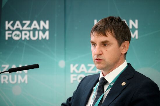 KAZANFORUM 2024. Breakthrough Russian technologies for mature oil and gas fields in the context of a new paradigm - economic efficiency, digital transformation and decarbonization