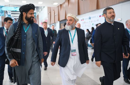 On the sidelines of KAZANFORUM 2024: Russia – Islamic World. To use the image, see the terms of use in the Kazanforum section of this media bank. Location: Russia, Republic of Tatarstan, Kazan. Author: Pavel Bednyakov/Sputnik. Russia – Islamic World: KAZANFORUM 2024