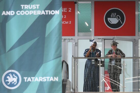 On the sidelines of KAZANFORUM 2024: Russia – Islamic World. To use the image, see the terms of use in the Kazanforum section of this media bank. Location: Russia, Republic of Tatarstan, Kazan. Author: Vladimir Astapkovich/Sputnik. Russia – Islamic World: KAZANFORUM 2024