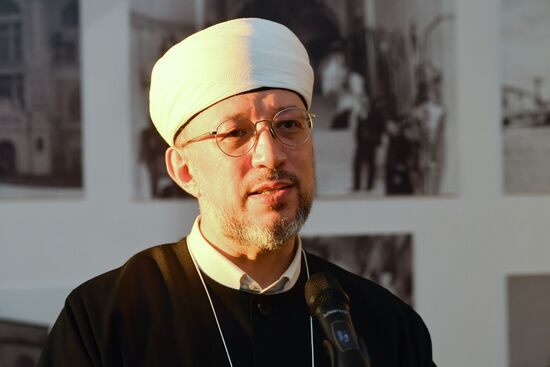 KAZANFORUM 2024. Opening of the Living Tradition exhibition at the National Museum of the Republic of Tatarstan. Rishat Khamidullin, Adviser to the Mufti of the Republic of Tatarstan on information policy, General Director of the Khuzur publishing house of the Muslim Spiritual Board of the Republic of Tatarstan. Photos can be used on terms listed in the media-bank's Forum section. Location: Russia, Republic of Tatarstan, Kazan. Author: Oleg Kazanzev/Sputnik. KAZANFORUM 2024. Opening of the Living Tradition exhibition at the National Museum of the Republic of Tatarstan