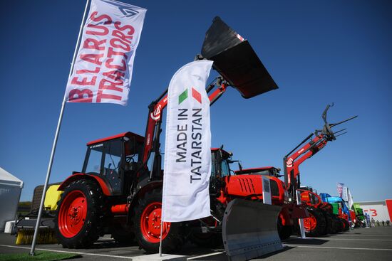 The KAZANFORUM 2024: Russia – Islamic World. The exhibition of equipment in front of Kazan EXPO pavilions. Photos can be used on terms listed in the media-bank's Forum section. Location: Russia, Republic of Tatarstan, Kazan. Author: Alexandr Kryazhev/Sputnik. Russia – Islamic World: KAZANFORUM 2024