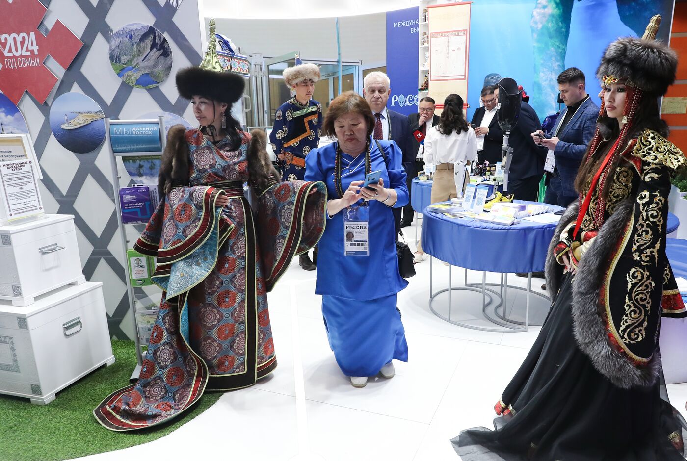 RUSSIA EXPO. Tour around stands of participants in plenary session, Modern health saving technologies