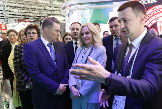 RUSSIA EXPO. Tour around stands of participants in plenary session, Modern health saving technologies