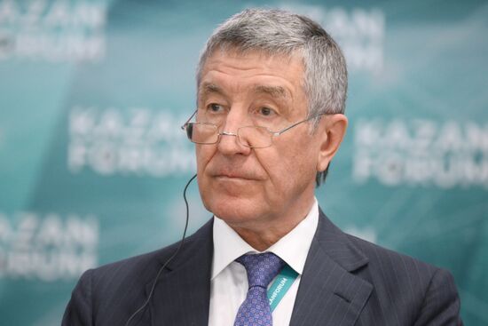 KAZANFORUM 2024. Plenary session, Humanitarian diplomacy and diplomacy of new spheres. Yury Shafranik, Chairman of the Council, Union of Oil and Gas Industrialists of Russia. Images can be used under terms set out in the Kazanforum section of the Media Bank. Location: Russia, Republic of Tatarstan, Kazan. Author: Vladimir Astapkovich/Sputnik. KAZANFORUM 2024. Plenary session, Humanitarian diplomacy and diplomacy of new spheres
