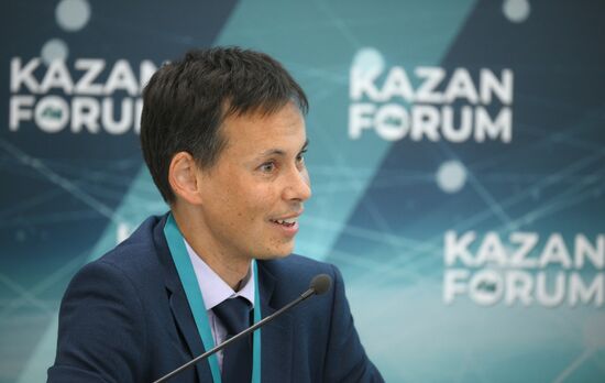 KAZANFORUM 2024. Impact of generative artificial Intelligence on technological progress and business