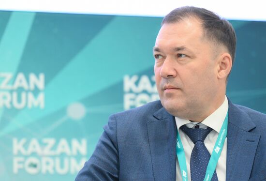 KAZANFORUM 2024. Reaching a new level of development of manufacturing SMEs. Cooperation. Investment. Markets