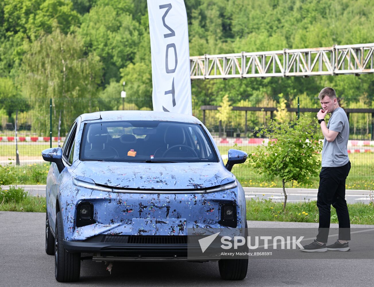 Russia Domestic Electric Car Presentation