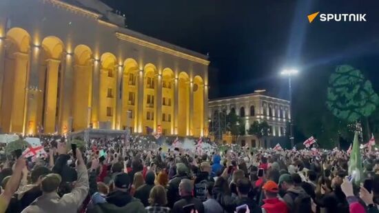 Georgians protesting against the bill on foreign agents 