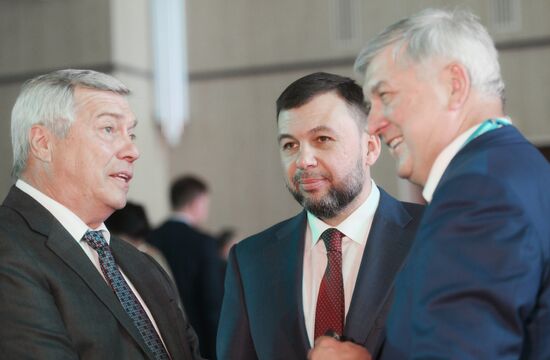 KAZANFORUM 2024. Plenary session: Financial and Logistics Infrastructure of Russia and the OIC Countries. From left: Vasily Golubev, Governor of the Rostov Region, and Denis Pushilin, Head of the DPR. Photos can be used on terms listed in the media-bank's Forum section. Location: Russia, Republic of Tatarstan, Kazan. Author: Maksim Bogodvid/Sputnik. KAZANFORUM 2024. PLENARY SESSION: FINANCIAL AND LOGISTICS INFRASTRUCTURE OF RUSSIA AND THE OIC COUNTRIES