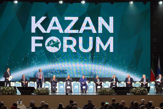 KAZANFORUM 2024. PLENARY SESSION: FINANCIAL AND LOGISTICS INFRASTRUCTURE OF RUSSIA AND THE OIC COUNTRIES