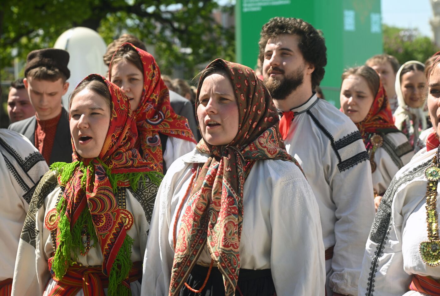 RUSSIA EXPO. The Wedding procession