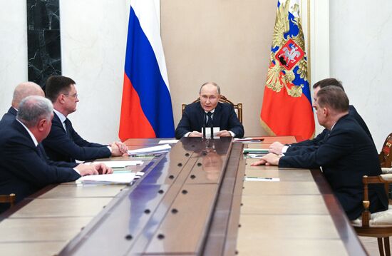 Russia Putin Fuel Energy Industry