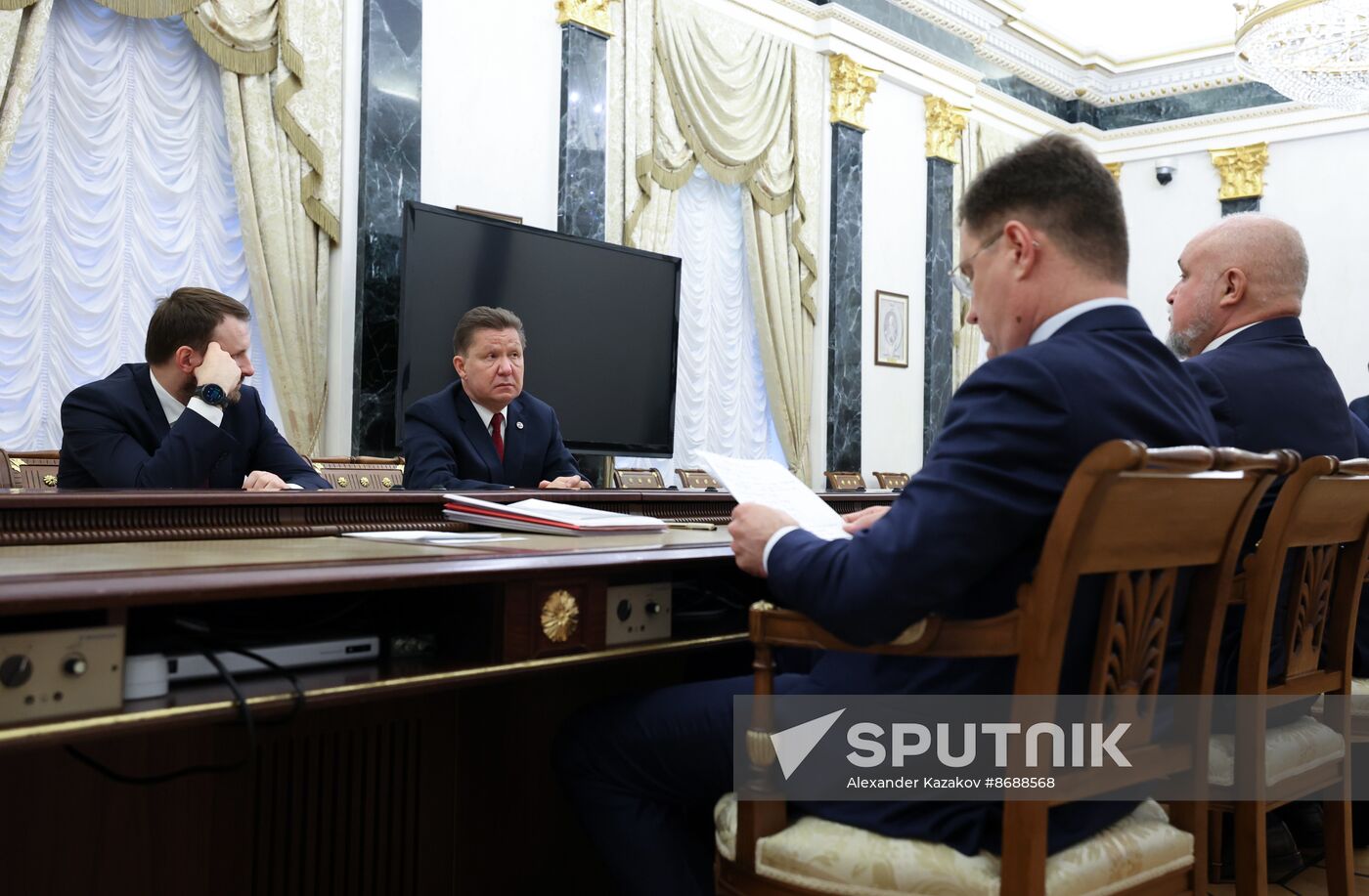 Russia Putin Fuel Energy Industry