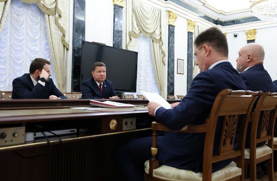 Russia Putin Fuel Energy Industry