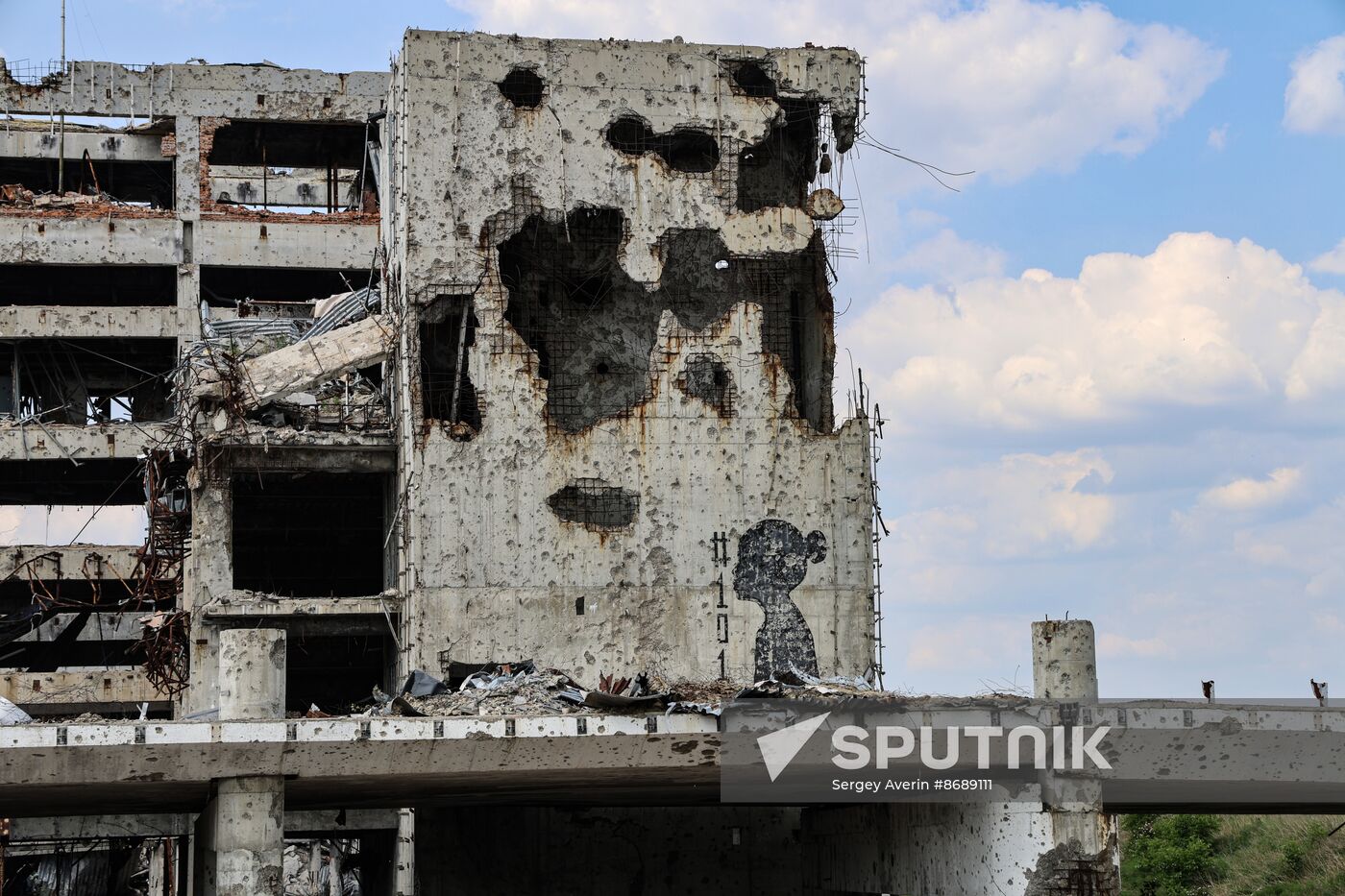 Russia DPR Destroyed Airport
