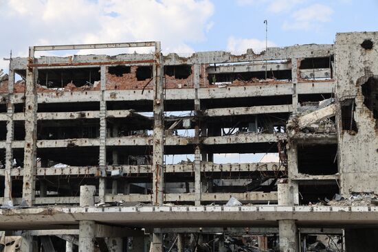 Russia DPR Destroyed Airport